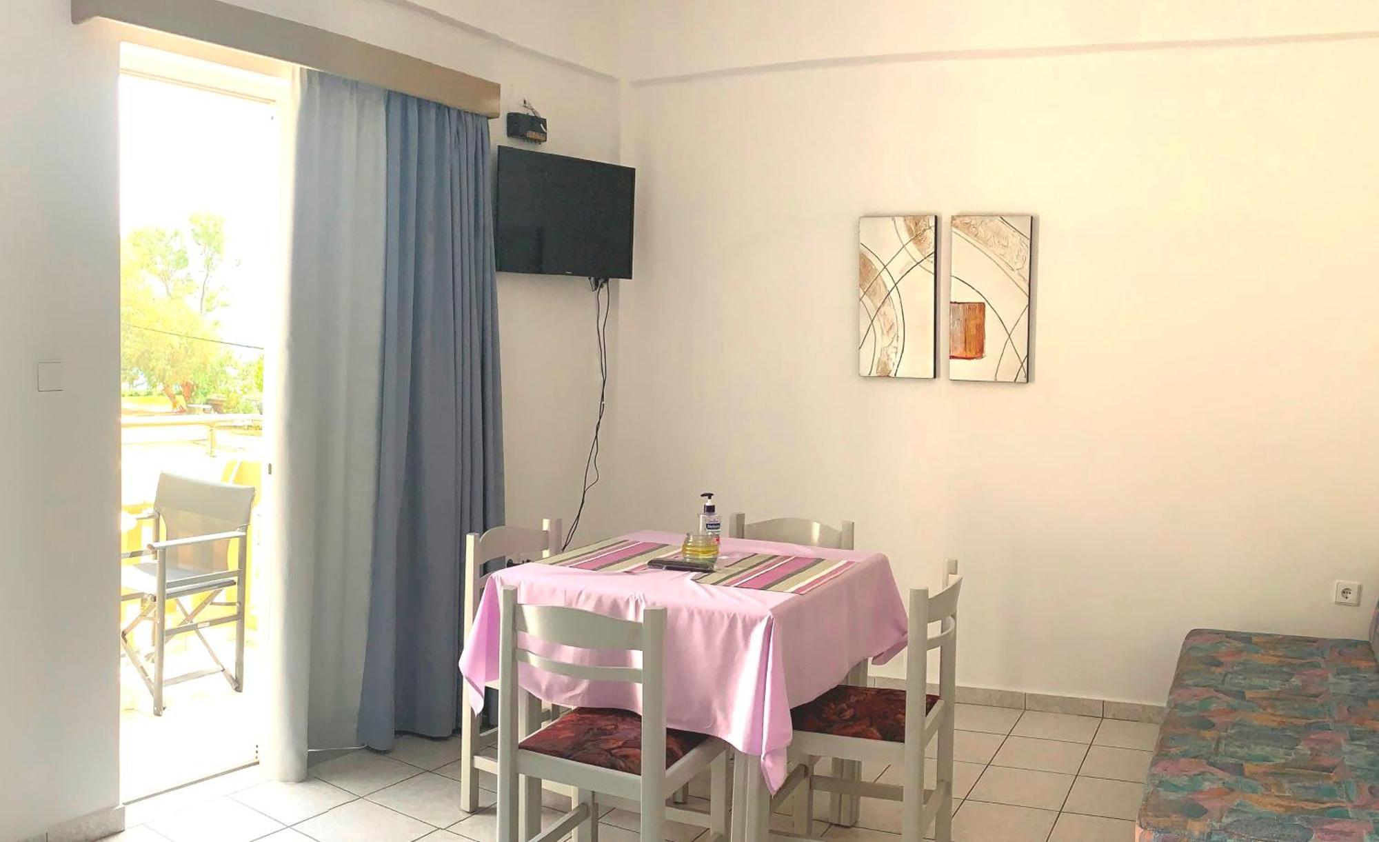 Platanés Ermis Suites الغرفة الصورة