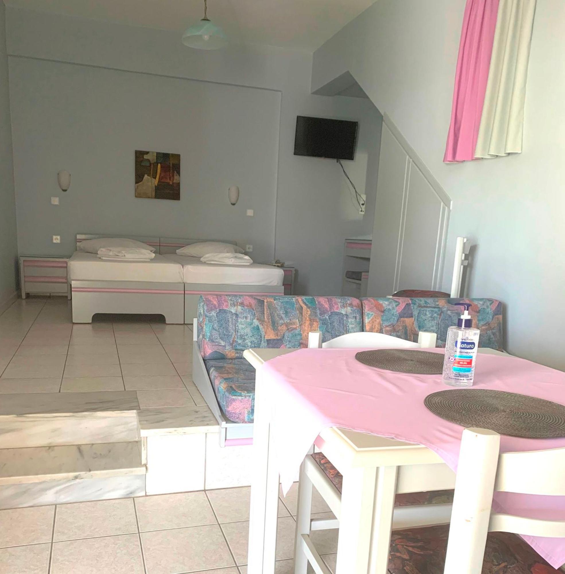 Platanés Ermis Suites الغرفة الصورة